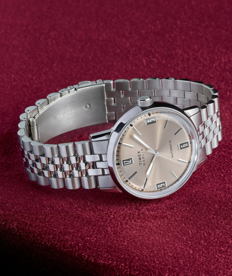 How to style silver-tone watches