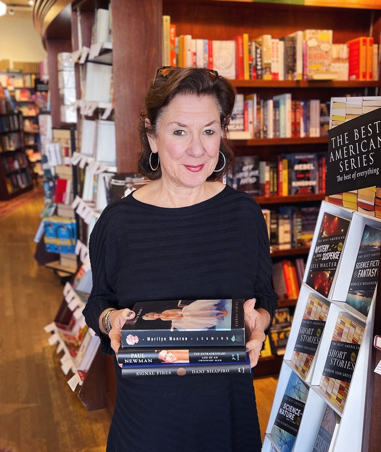 ANALOG LIFE SPOTLIGHT: A PAGE-TURNING TALK WITH RJ JULIA BOOKSELLERS