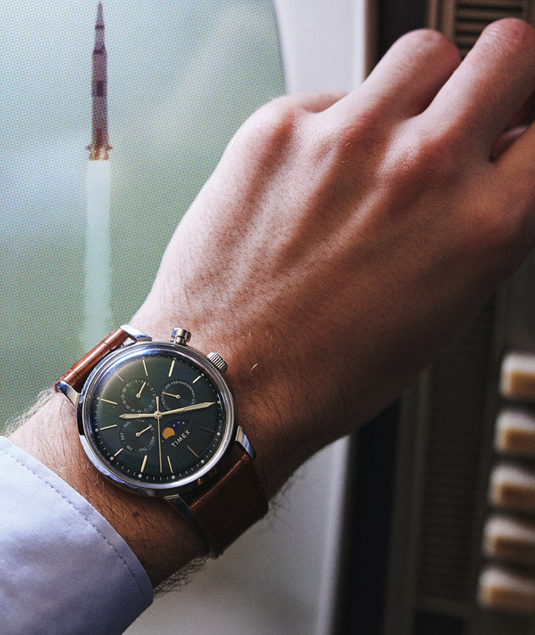 How does a moon phase watch work?