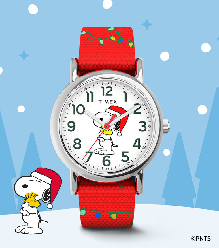 Timex x Peanuts® Weekender Snoopy Santa Hat 31mm Fabric Strap