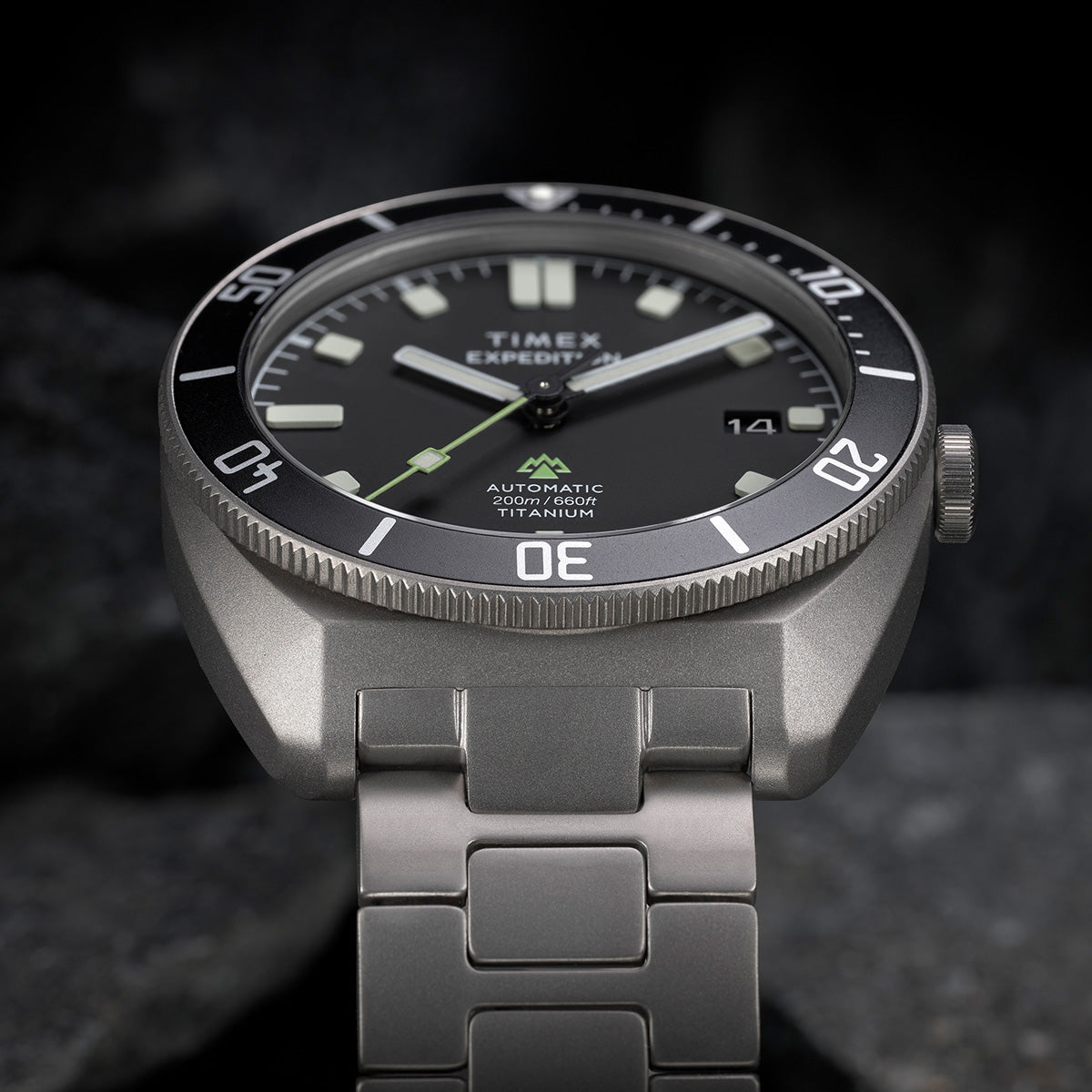 トゥデイ Expedition® Pioneer Titanium Automatic 41mm Bracelet Watch