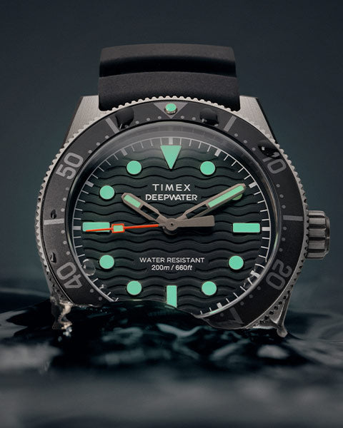 【洋書】time in gold 洋書】time in gold Timex® Automatic 1983 E Line Reissue 34mm Gold