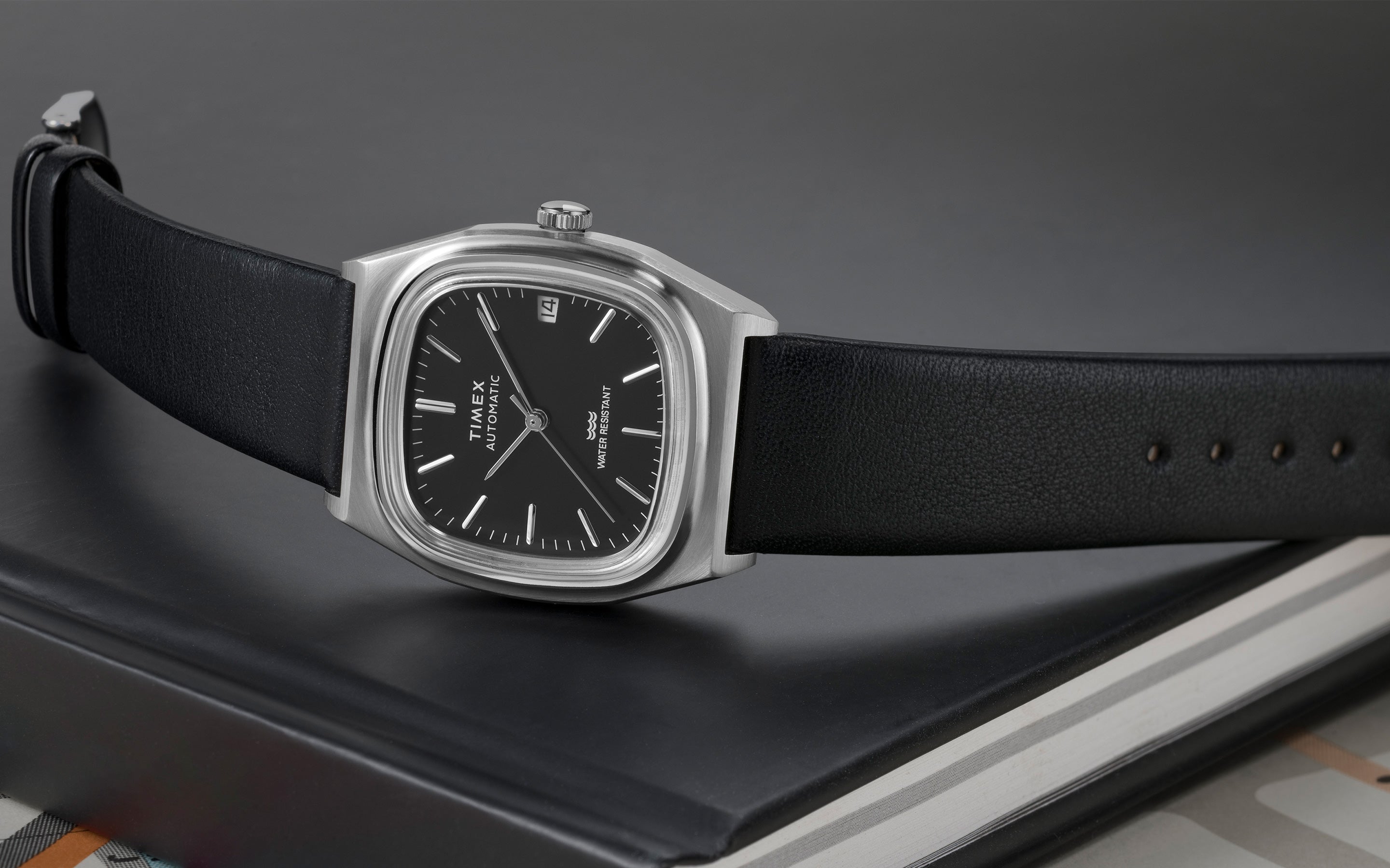 時計 REISSUE 1983 E-line tw2y07500 Timex® Automatic 1983 E Line 34mm Leather Strap Watch - TW2Y07500