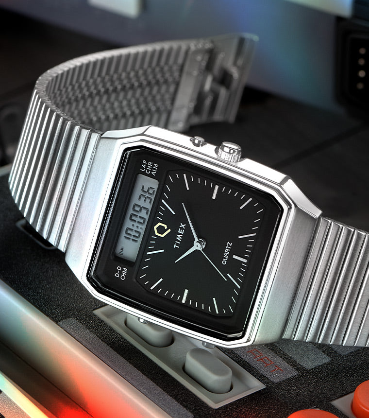 時計 Q Timex 1982 Ana-Digi Reissue Q Timex® 1982 Ana-Digi Reissue 33mm Stainless Steel Bracelet