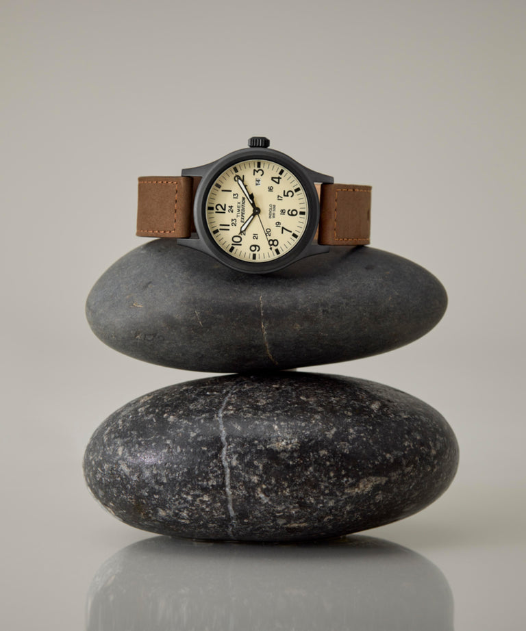 T49963 Expedition Scout 40mm Leather Strap Watch Campaign Key Silhouettes (Beauty shots) Image