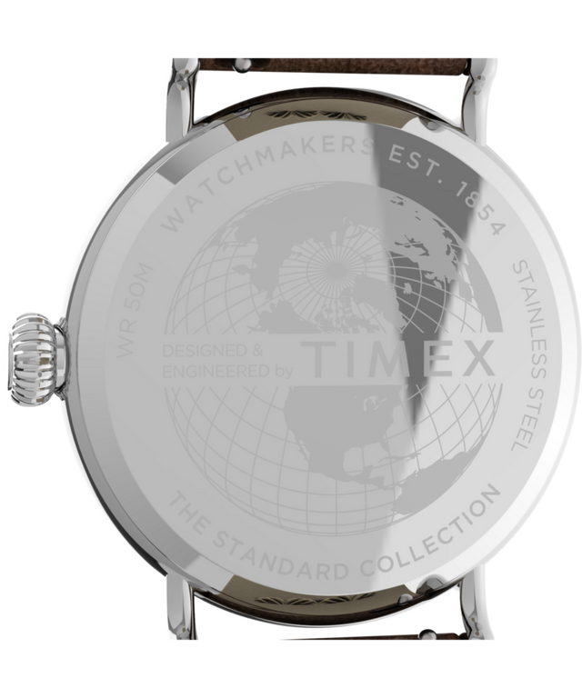 Imagen de la parte posterior de la caja de TW2U86200 Peanuts® x Timex Standard con Snoopy Autumn