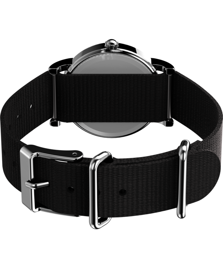 TW2V46800 Weekender 31mm Fabric Strap Bracelet Imagen del fondo de la caja con accesorio