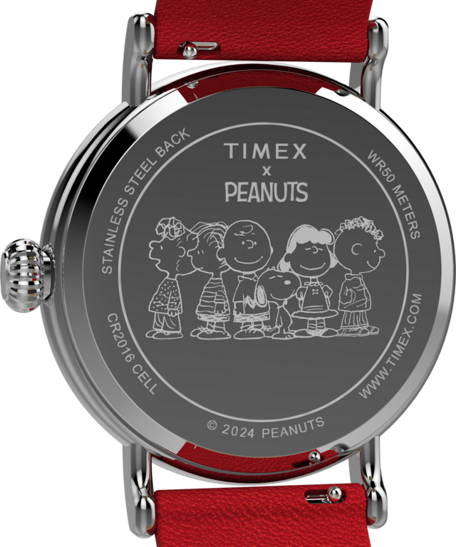 TW2W44400 Peanuts® x Timex Standard Snoopy Santa: imagen del fondo de la caja del reloj de 40 mm con correa de piel