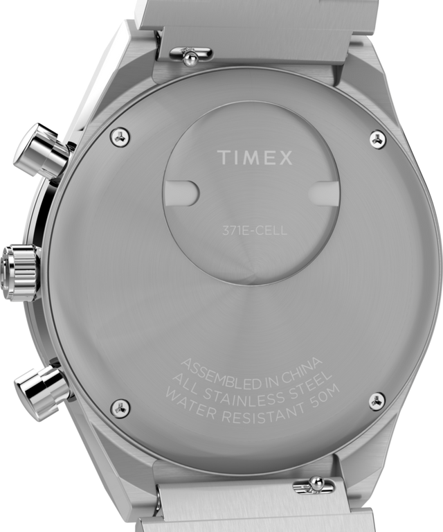 TW2W51600 Q: Imagen del fondo de la caja del reloj cronógrafo Timex de 40 mm con brazalete de acero inoxidable