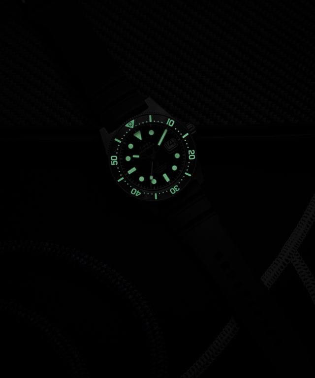 Imagen de siluetas clave de campaña (fotografías de estudio) del reloj TW2W73800 Deepwater Reef 200 Titanium Automatic de 41 mm con correa de caucho sintético