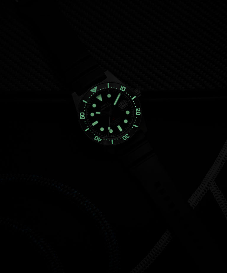 Imagen de siluetas clave de campaña (fotografías de estudio) del reloj TW2W73800 Deepwater Reef 200 Titanium Automatic de 41 mm con correa de caucho sintético