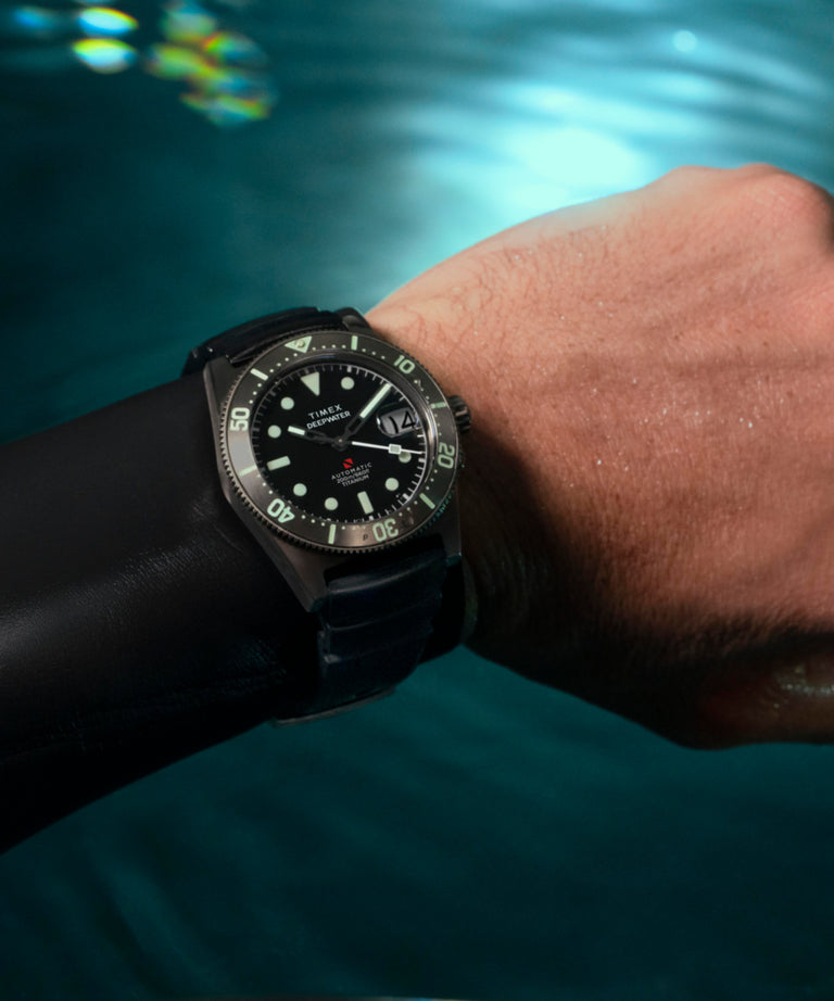 Imagen alternativa 1 en la muñeca del reloj TW2W73800 Deepwater Reef 200 Titanium Automatic de 41 mm con correa de caucho sintético