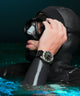 Reloj TW2W73800 Deepwater Reef 200 de titanio, automático, 41 mm, con correa de caucho sintético  Estilo de vida 2 Imagen