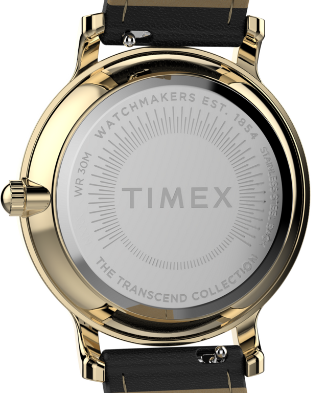 TW2W84600: Imagen del fondo de la caja del reloj Transcend con correa de piel de 34 mm