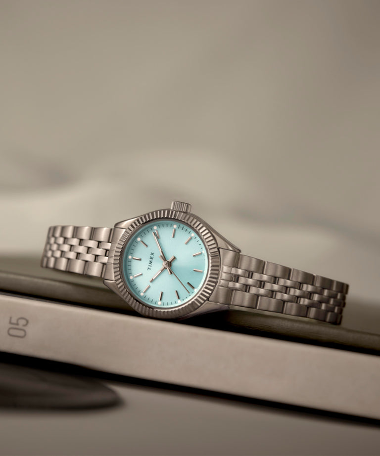 TW2W90700 Reloj Timex Legacy Mini de 25 mm con brazalete de acero inoxidable  Imagen de las siluetas clave de la campaña (fotos de producto)
