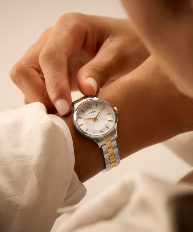 TW2W98100 Peyton, reloj con brazalete de acero inoxidable de 32 mm. Imagen principal de la muñeca