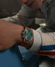 TW2W99100 Reloj Marlin® con cronógrafo y taquímetro, 40 mm, correa de piel, estilo de vida, 2 imágenes