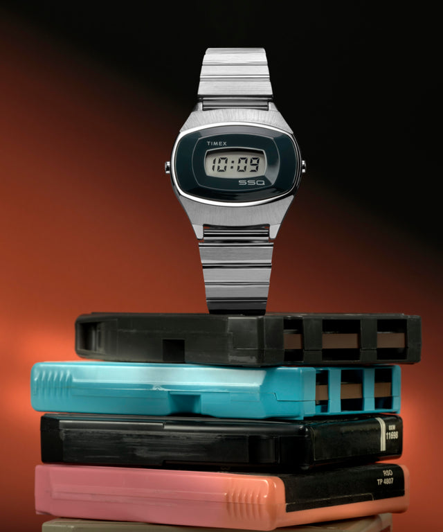 TW2Y06100 Q Timex® 1975 SSQ Edición digital reeditada Reloj de 38 mm con brazalete de acero inoxidable Colaboración Imagen adicional
