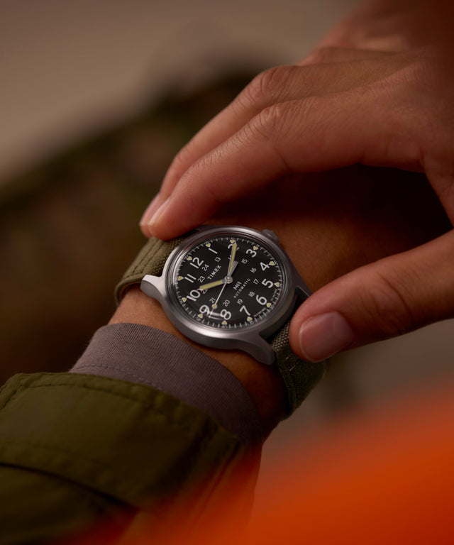 TW2Y07800 MK1® Reloj automático de 40 mm con correa de tela. Imagen principal de la muñeca