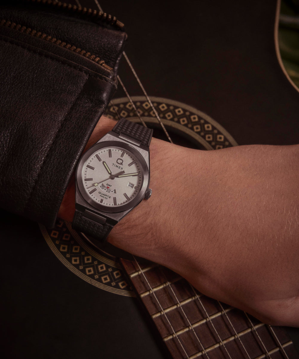 Y　新作　タイメックス　Q TIMEX コンチネンタル GMT Q Timex® Continental GMT 39mm Synthetic Rubber Strap Watch