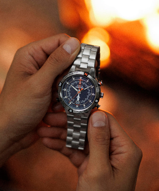 TW2Y12900 Reloj Expedition Tide-Temp-Compass de 45 mm con brazalete de acero inoxidable. Foto alternativa de la muñeca (2 imágenes)