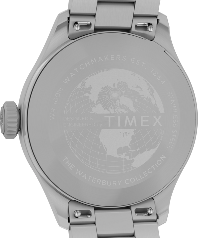 TW2Y18800 Waterbury Ace, reloj de 41 mm con brazalete de acero inoxidable. Imagen del fondo de la caja.