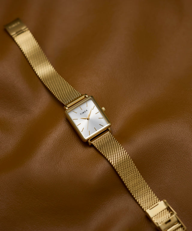 TW2Y26100 Transcend 22mm Stainless Steel Bracelet Watch Campaign Key Silhouettes (Beauty shots) Image