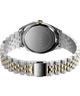 TW2Y27900 Reloj Timex Legacy de 36 mm con brazalete de acero inoxidable  Imagen del fondo de la caja con accesorio