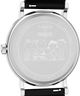 TW2Y31000 Peanuts® x Timex Weekender Snoopy Dancing: reloj de 38 mm con correa de piel. Imagen del fondo de la caja.