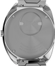 TW2Y33100 Q Timex® 1972 Time Machine, reedición, reloj de 39 mm con brazalete de acero inoxidable. Imagen del fondo de la caja.