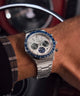 TW2Y36200 Q Reloj Timex® Cronógrafo de 40 mm con brazalete de acero inoxidable. Imagen principal de la muñeca