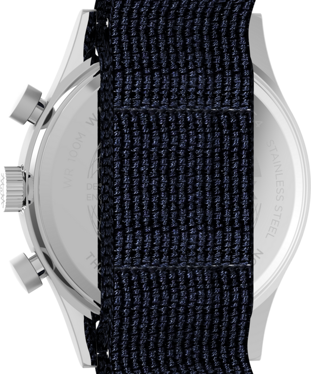 TW2Y40800: Imagen del fondo de la caja del reloj Waterbury Traditional Fly-Back Chronograph de 43 mm con correa de tela
