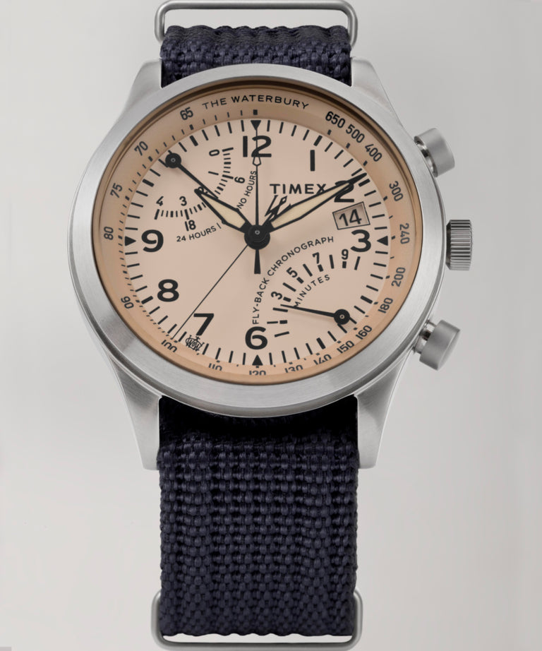TW2Y40800 Reloj Waterbury con cronógrafo tradicional «fly-back» de 43 mm y correa de tela: siluetas clave de la campaña (fotos de producto) Imagen