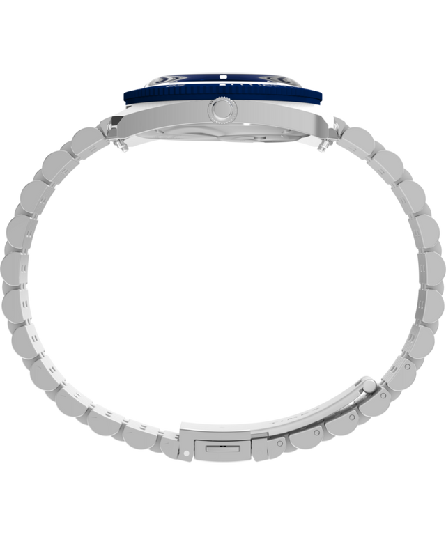 TW2Y44400 Q Timex® 1971 Velocity, reloj de 36 mm con brazalete de acero inoxidable. Imagen de perfil