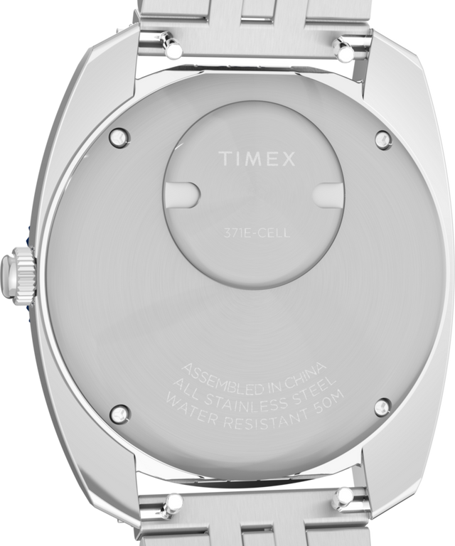 TW2Y44400 Q Timex® 1971 Velocity, reloj de 36 mm con brazalete de acero inoxidable. Imagen del fondo de la caja.