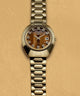 TW2Y45200 Q Timex® 1972 Time Machine Reissue: reloj de 39 mm con brazalete de acero inoxidable. Imágenes de las siluetas clave de la campaña (fotos de producto)