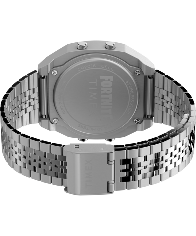 TW2Y46100 Timex x Fortnite T80, reloj de 36 mm con brazalete de acero inoxidable. Imagen del fondo de la caja con accesorio.