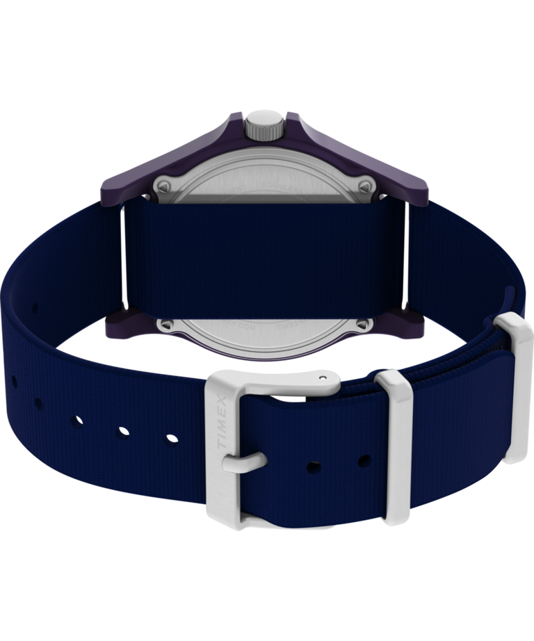 TW2Y46200 Reloj Timex x Fortnite Acadia de 40 mm con correa de tela: imagen del fondo de la caja con accesorio