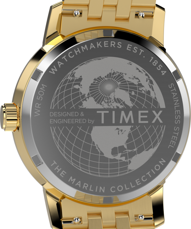 TW2Y47700 Marlin® Quartz GMT, reloj de 40 mm con brazalete de acero inoxidable. Imagen del fondo de la caja.