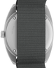 TW2Y52300 Imagen del fondo de la caja del reloj Worn & Wound x Timex Storm de 37 mm con correa de tela