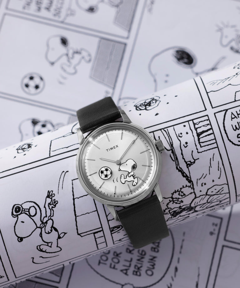 TW2Y53800 Peanuts® x Timex Marlin® Automatic Soccer, reloj de 40 mm con correa de piel: imágenes de las principales siluetas de la campaña (fotos de producto)