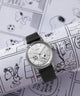 TW2Y53800 Peanuts® x Timex Marlin® Automatic Soccer, reloj de 40 mm con correa de piel: imágenes de las principales siluetas de la campaña (fotos de producto)