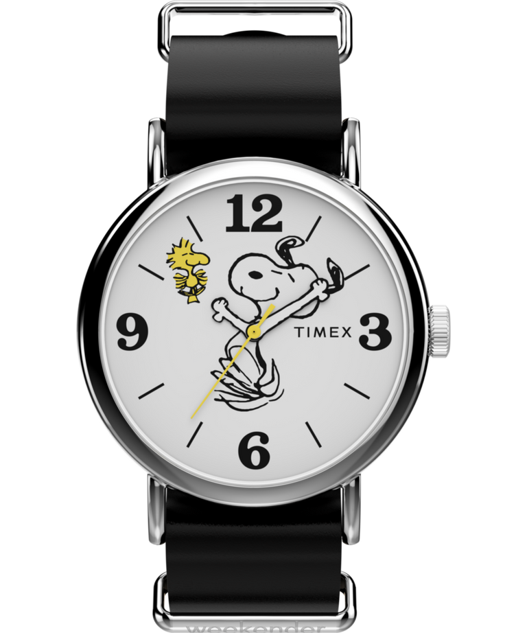 Imagen principal del reloj Peanuts® x Timex Weekender Snoopy de 40 mm con correa de piel TW2Y60900
