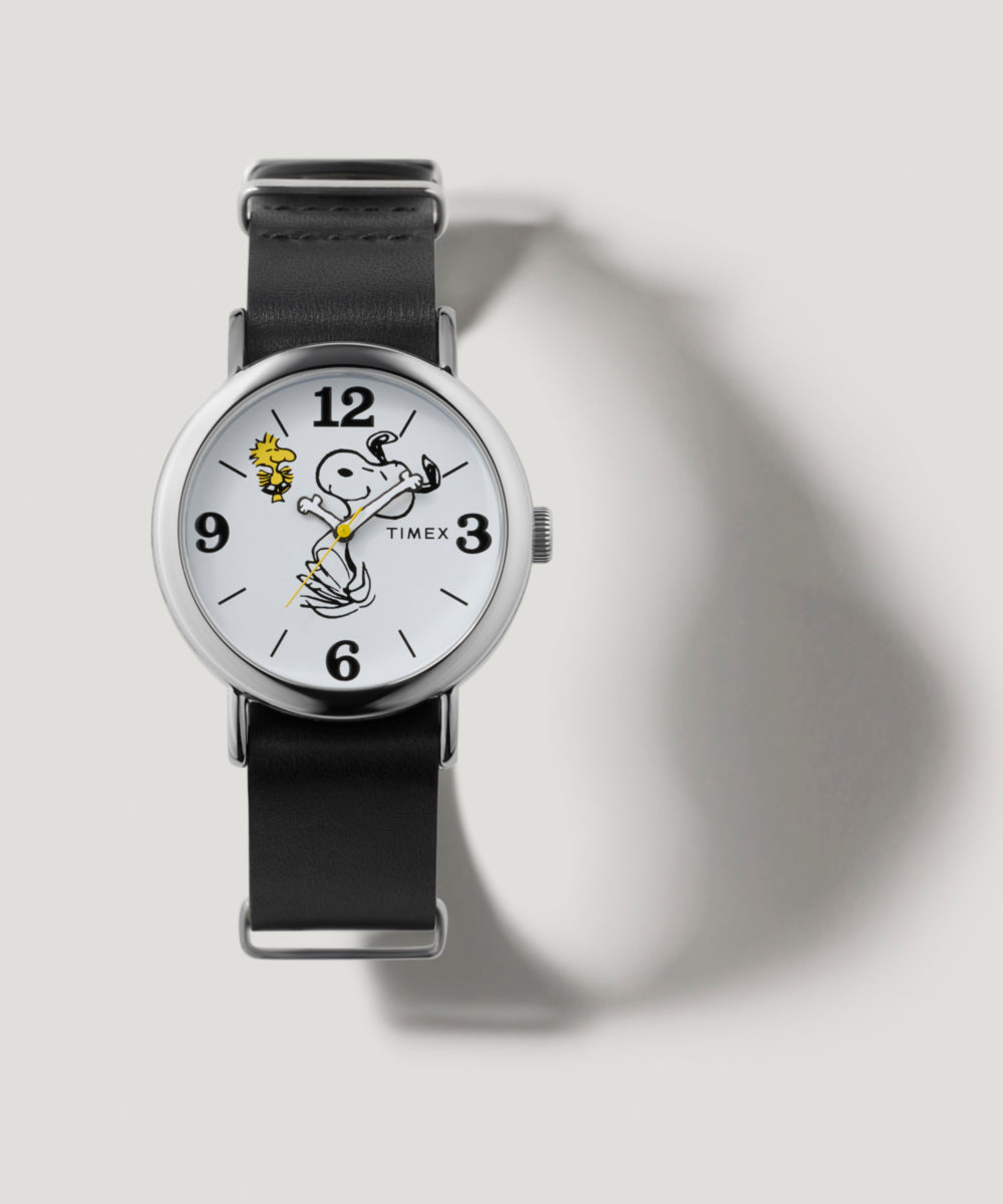 スヌーピー Peanuts® x Timex Weekender Snoopy 40mm Leather Strap Watch