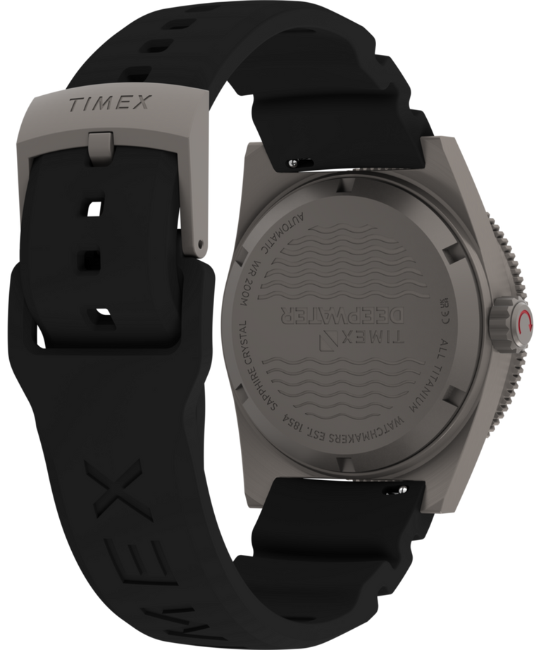 TW2Y64300 Deepwater Reef 200 Titanium Automático, 41 mm, correa de caucho sintético. Imagen del fondo de la caja con accesorio.