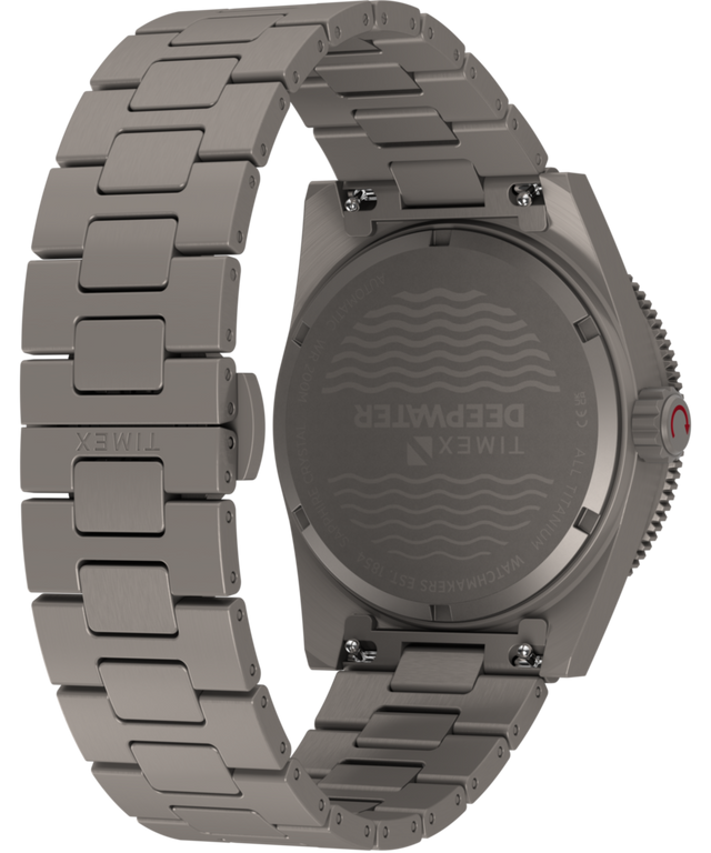 TW2Y64400 Deepwater Reef 200, reloj automático de titanio de 41 mm con brazalete: imagen del fondo de la caja con accesorio