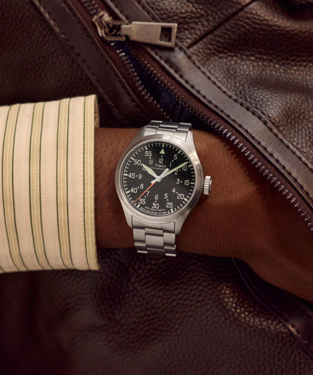 TW2Y70300 Reloj Waterbury Ace de 41 mm con brazalete de acero inoxidable  Imagen principal de la muñeca