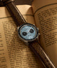 TW2Y70600 Reloj Waterbury Heritage Chronograph de 39 mm con correa de piel  Imagen de los modelos clave de la campaña (fotos de producto)
