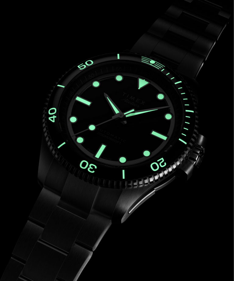 TW2Y72500 Timex Atelier Marine M1a 41 mm, fabricación suiza, automático, brazalete de acero inoxidable. Imagen del embalaje original.