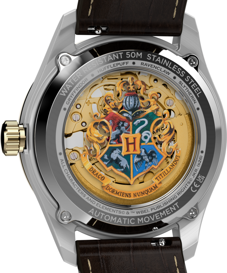 TW2Y75500 Reloj Harry Potter x Timex Waterbury Skeleton Automático de 39 mm con correa de piel. Imagen del fondo de la caja